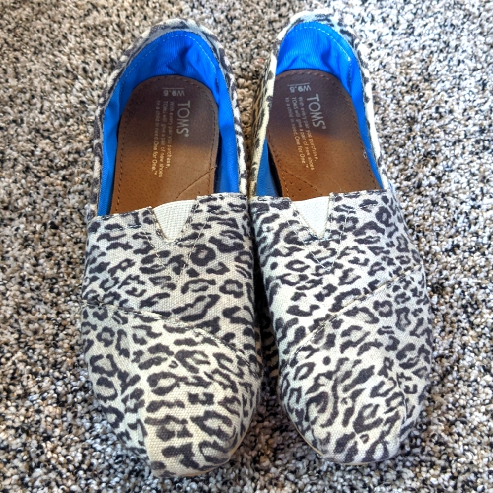 Toms